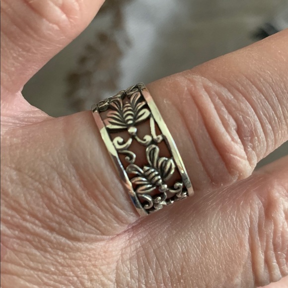 Sterling Bee Ring - Picture 3 of 3
